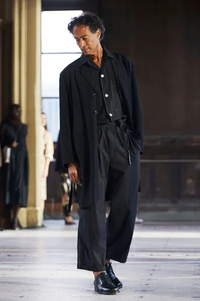 Look 37